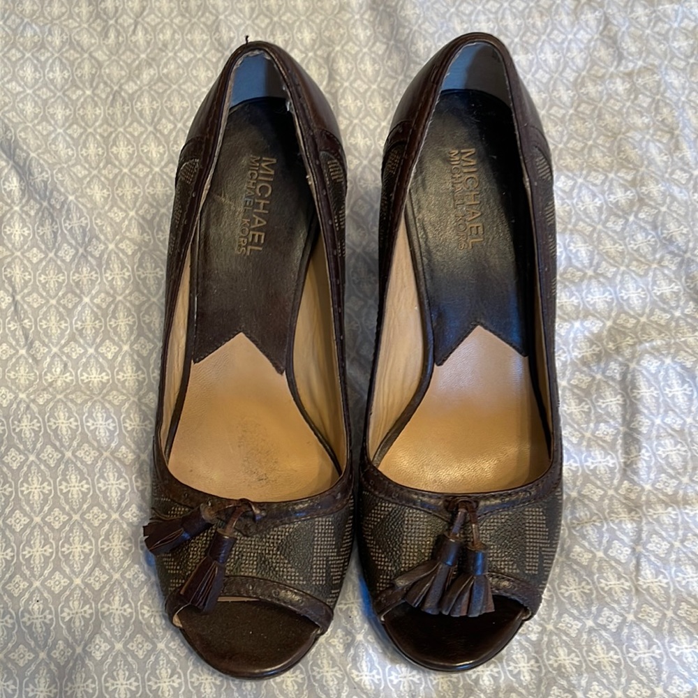 8 1/2 Michael Kors 4” peep toe heels